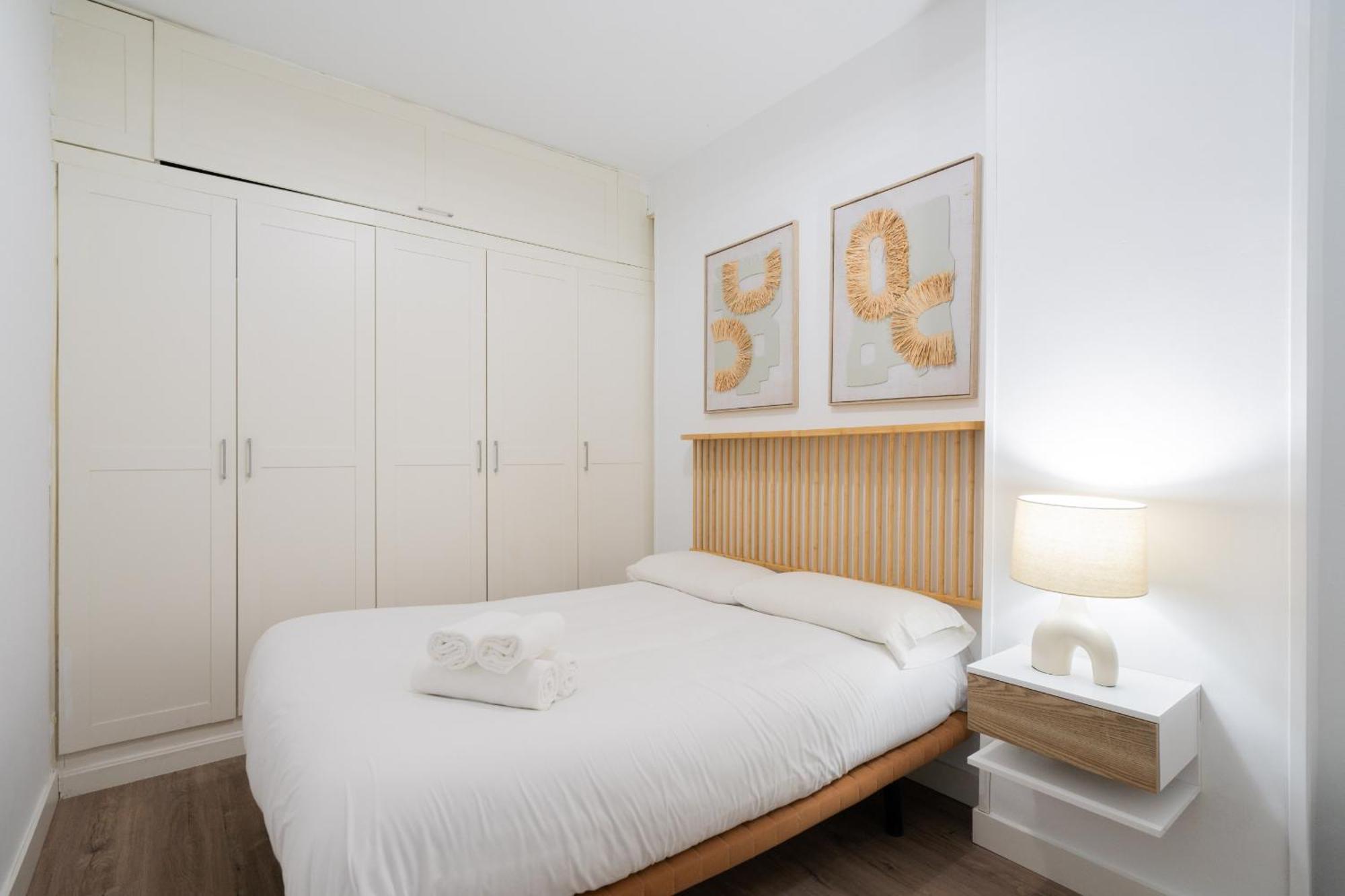 Apartamento En Chueca Para 4 Personas Alquiler Temporal Madri Exterior foto
