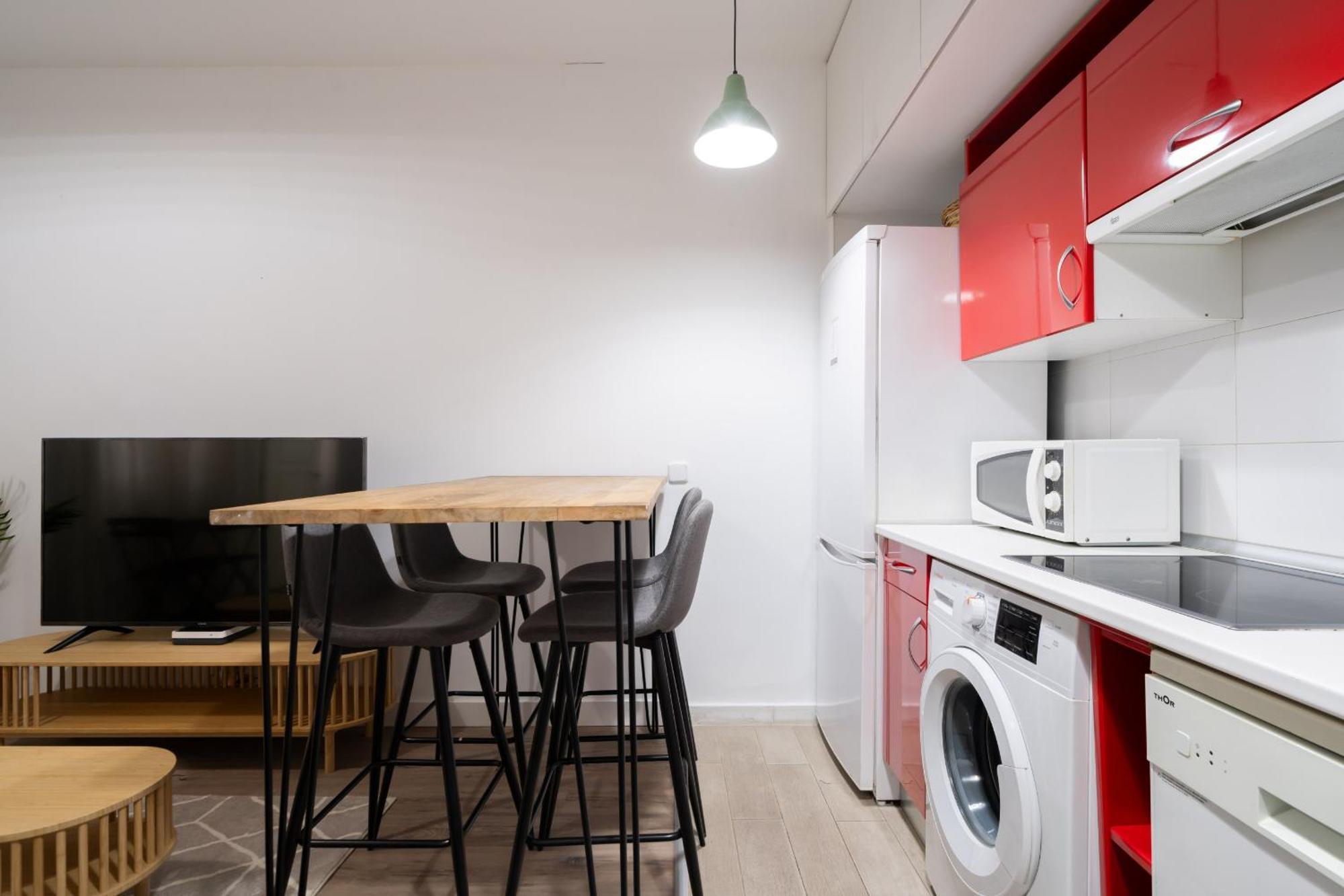 Apartamento En Chueca Para 4 Personas Alquiler Temporal Madri Exterior foto