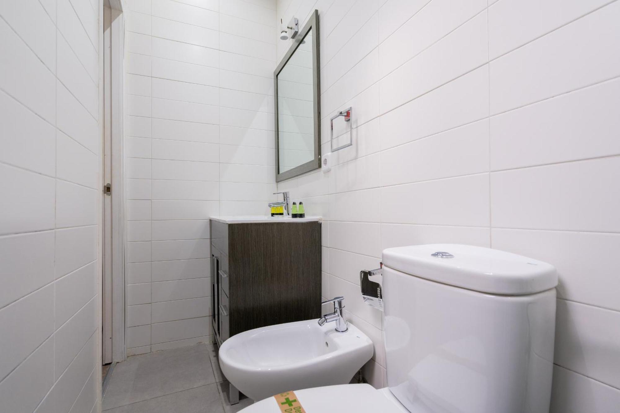 Apartamento En Chueca Para 4 Personas Alquiler Temporal Madri Exterior foto